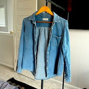 Worn in 100% cotton denim over shirt Madewell